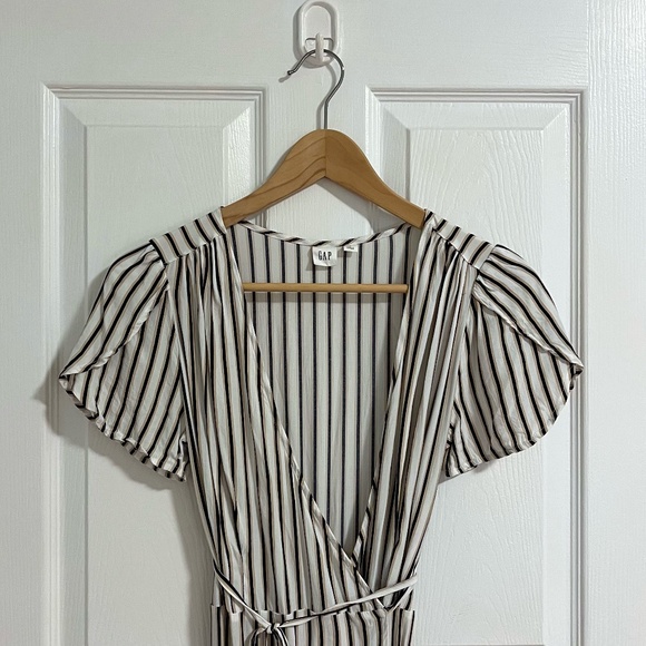 Gap Striped Midi Wrap Dress in White/Beige - Picture 2 of 7